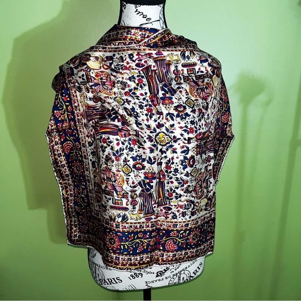 Glentey Floral 100% Silk Scarf - Picture 3 of 5